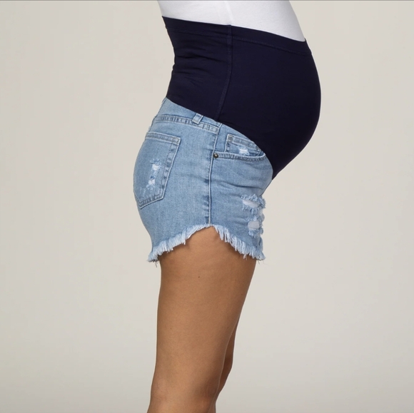 PINKBLUSH Light Wash Distressed Frayed Hem Denim Shorts ~ NWT - Picture 4 of 12